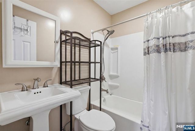 9 Juniper Trail, Kinnelon Borough, NJ 07405