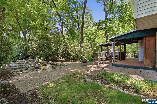 9 Juniper Trail, Kinnelon Borough, NJ 07405