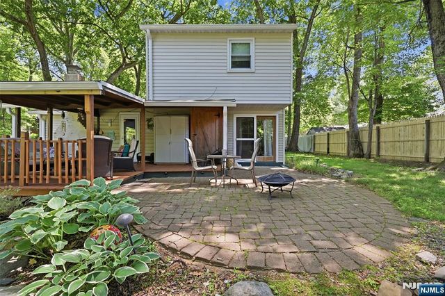 9 Juniper Trail, Kinnelon Borough, NJ 07405