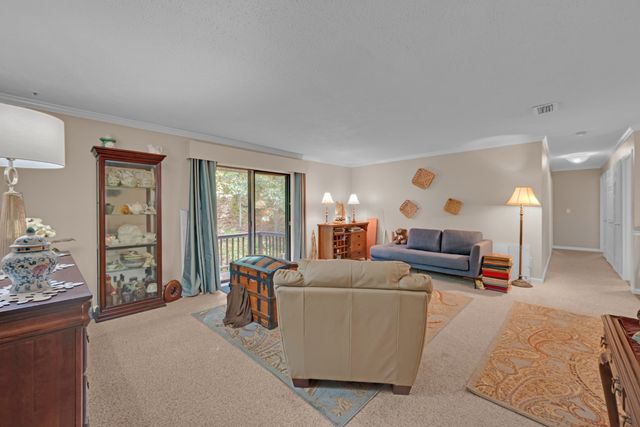 17 Thayer Pond Drive 7, Oxford, MA 01537