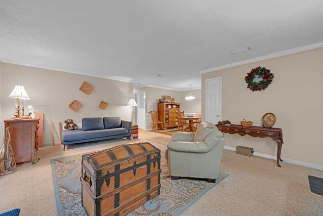 17 Thayer Pond Drive 7, Oxford, MA 01537