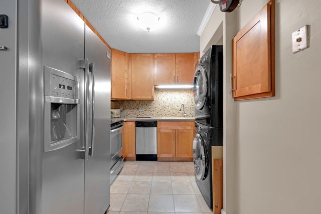 17 Thayer Pond Drive 7, Oxford, MA 01537
