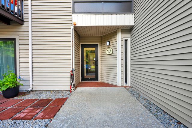 17 Thayer Pond Drive 7, Oxford, MA 01537