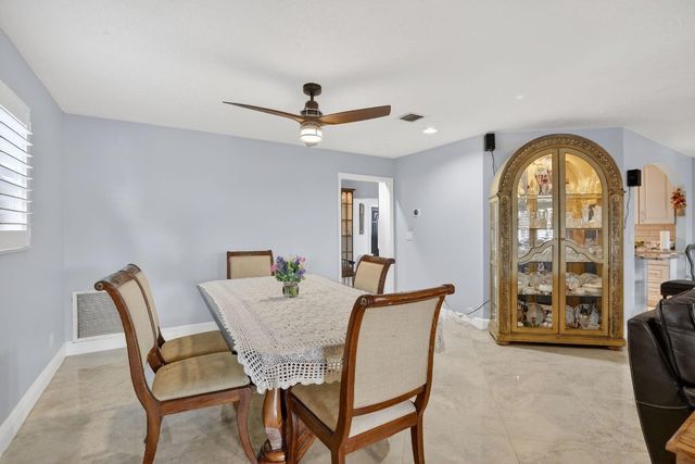 9861 Fairway Cove Lane, Plantation, FL 33324