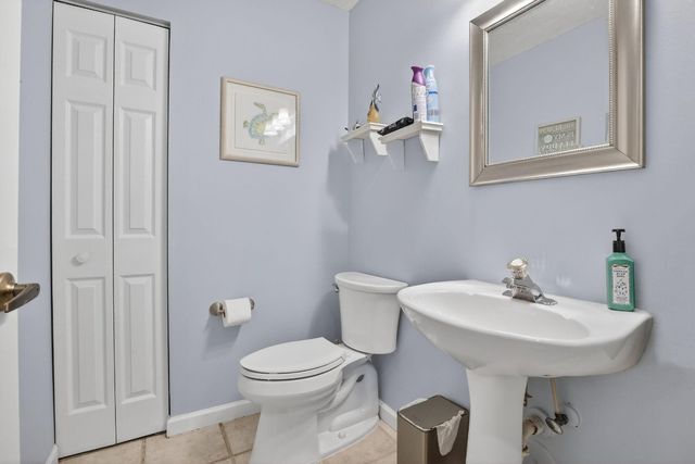 9861 Fairway Cove Lane, Plantation, FL 33324