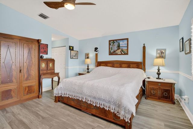 9861 Fairway Cove Lane, Plantation, FL 33324