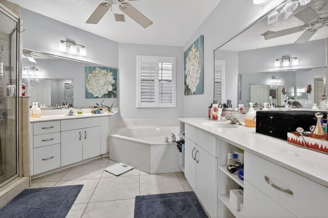 9861 Fairway Cove Lane, Plantation, FL 33324