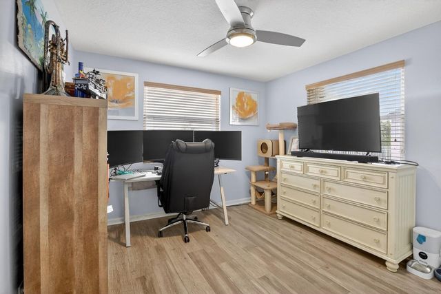 9861 Fairway Cove Lane, Plantation, FL 33324