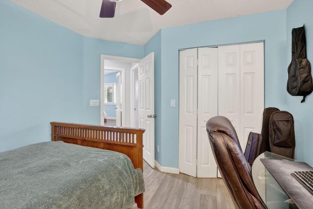 9861 Fairway Cove Lane, Plantation, FL 33324