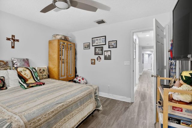 9861 Fairway Cove Lane, Plantation, FL 33324