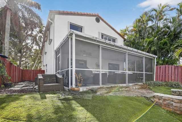 9861 Fairway Cove Lane, Plantation, FL 33324