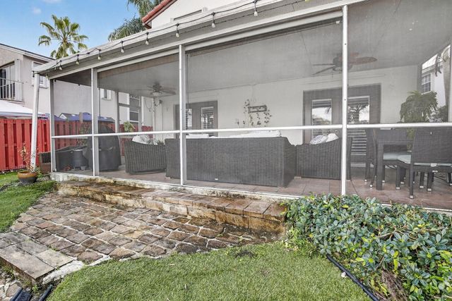 9861 Fairway Cove Lane, Plantation, FL 33324