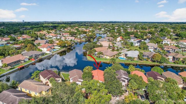 9861 Fairway Cove Lane, Plantation, FL 33324
