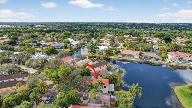 9861 Fairway Cove Lane, Plantation, FL 33324