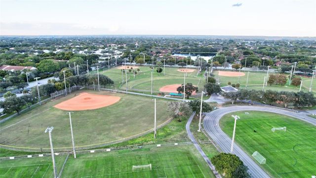 9861 Fairway Cove Lane, Plantation, FL 33324