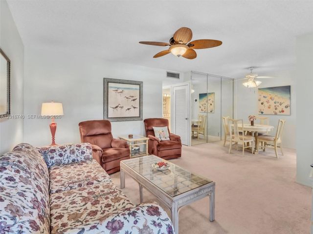 5300 Washington St J216, Hollywood, FL 33021
