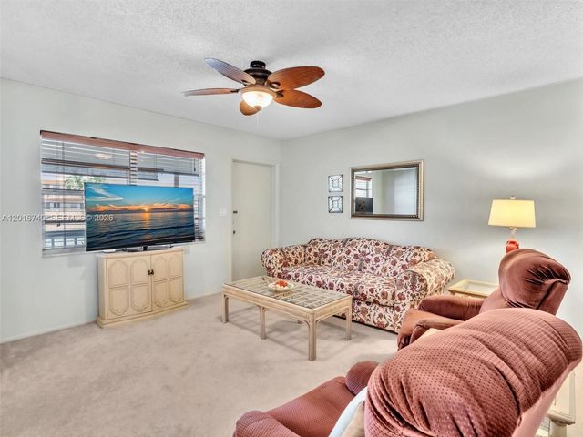 5300 Washington St J216, Hollywood, FL 33021