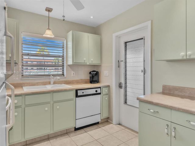 5300 Washington St J216, Hollywood, FL 33021