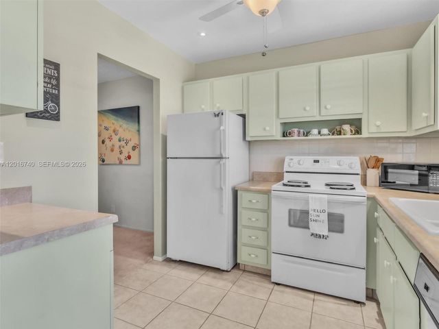 5300 Washington St J216, Hollywood, FL 33021