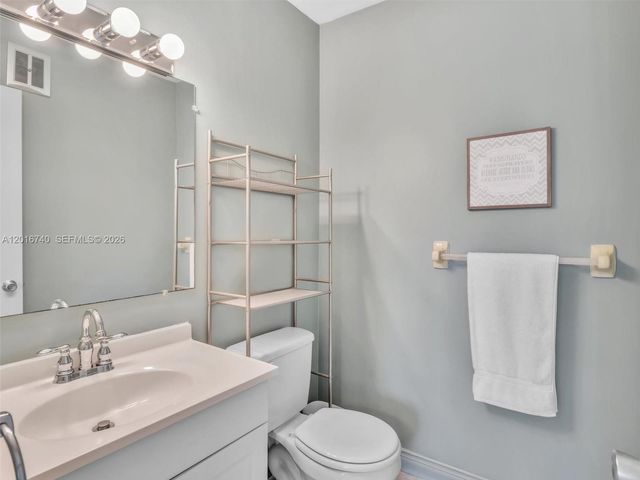 5300 Washington St J216, Hollywood, FL 33021