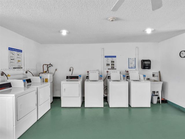 5300 Washington St J216, Hollywood, FL 33021