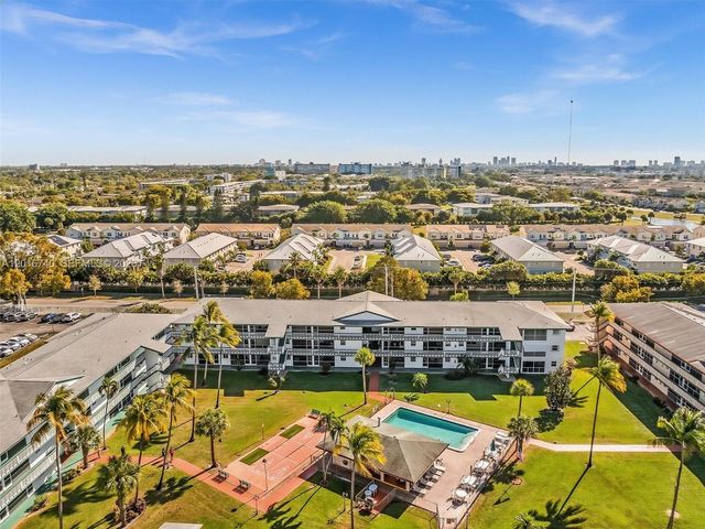 5300 Washington St J216, Hollywood, FL 33021