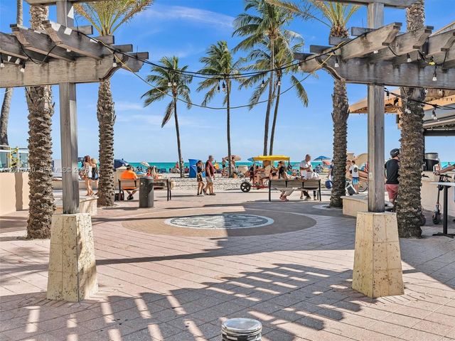 5300 Washington St J216, Hollywood, FL 33021