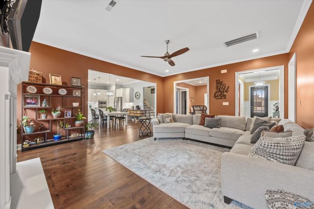 118 Creekmound Drive, Huntsville, AL 35806