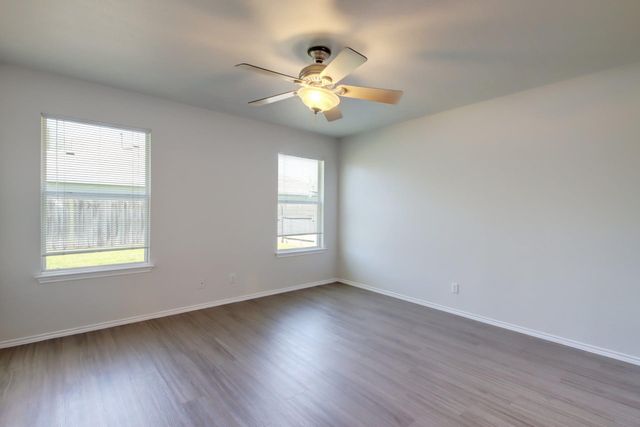 218 Katy B LN, Bastrop, TX 78602