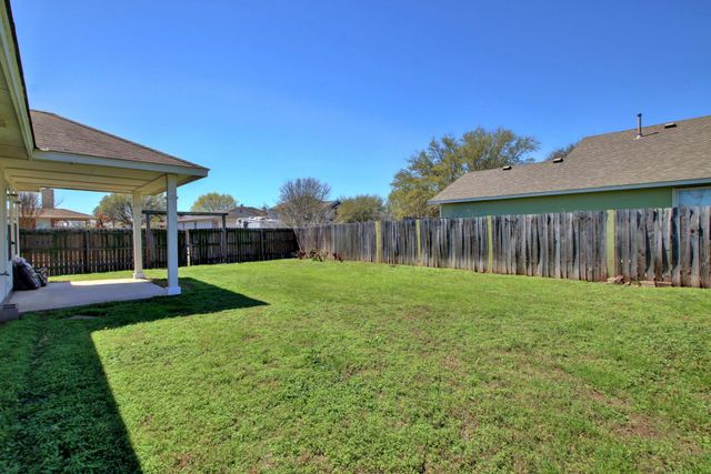 218 Katy B LN, Bastrop, TX 78602
