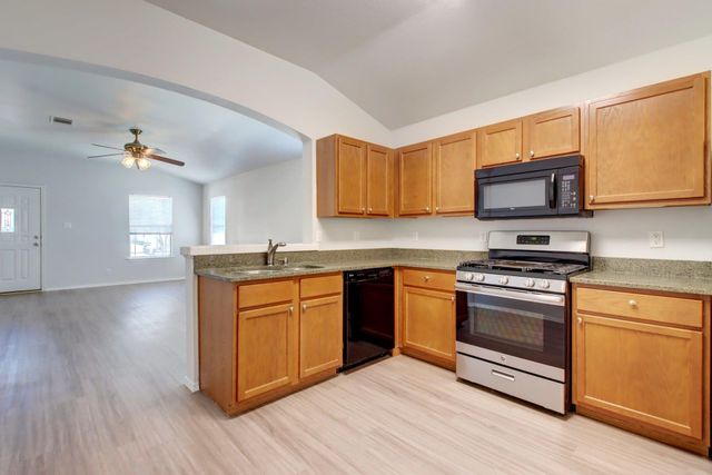 218 Katy B LN, Bastrop, TX 78602