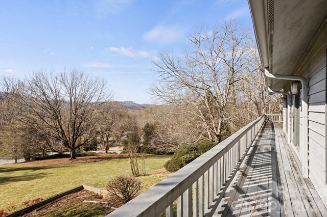 404 W Browning Road, Hendersonville, NC 28791