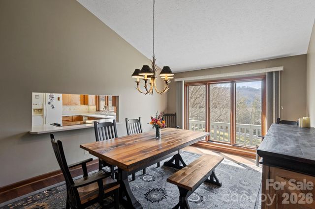 404 W Browning Road, Hendersonville, NC 28791