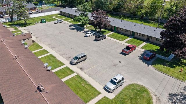 4144 Airport Road, Waterford, MI 48329