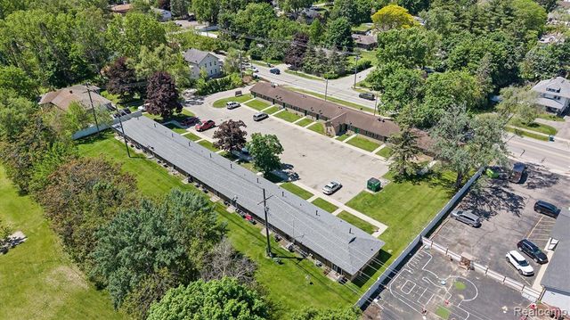 4144 Airport Road, Waterford, MI 48329