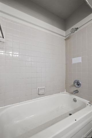 4144 Airport Road, Waterford, MI 48329