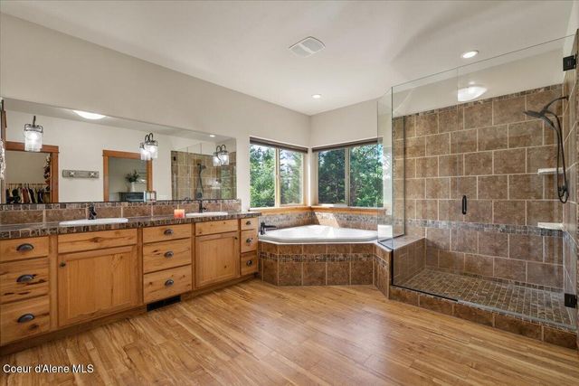 17378 N Freddi RD, Rathdrum, ID 83858