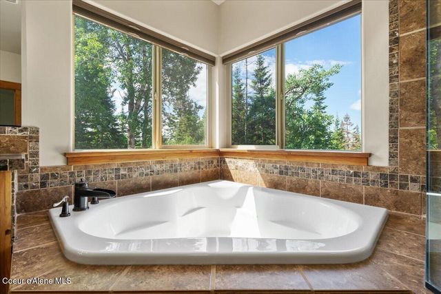 17378 N Freddi RD, Rathdrum, ID 83858