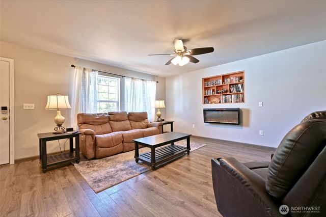 1706 194th Avenue SW, Lakebay, WA 98349