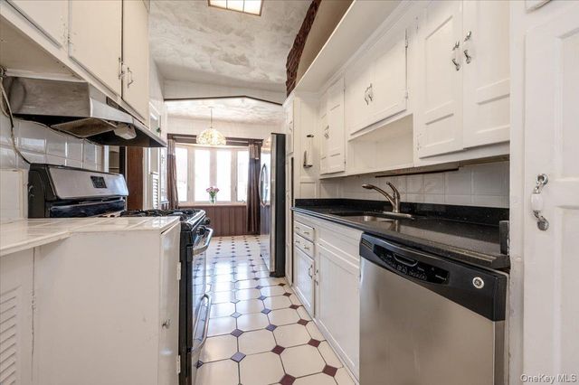 13010 227th Street, Laurelton, NY 11413