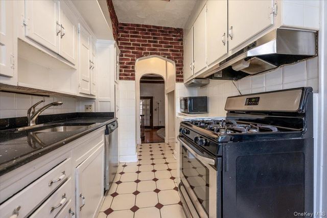 13010 227th Street, Laurelton, NY 11413