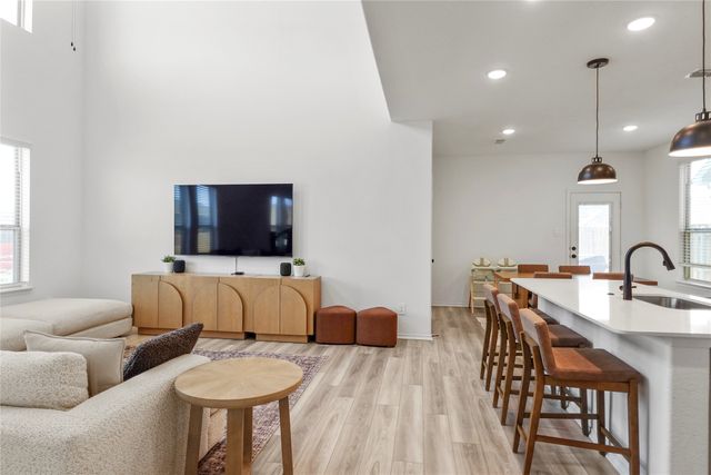 1625 Edgeway Drive, Aubrey, TX 76227