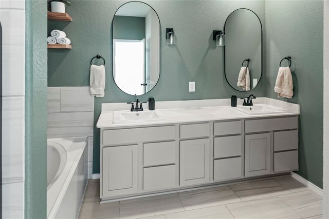 1625 Edgeway Drive, Aubrey, TX 76227