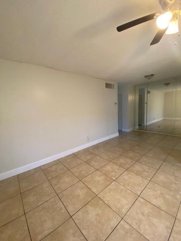 4800 NW 24th Court D-111, Lauderdale Lakes, FL 33313