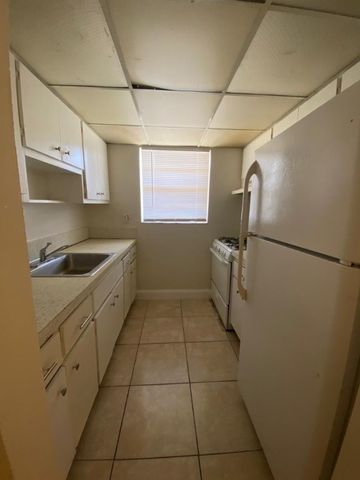 4800 NW 24th Court D-111, Lauderdale Lakes, FL 33313