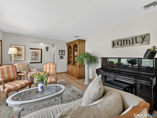 4401 Ridge Road, North Haven, CT 06473