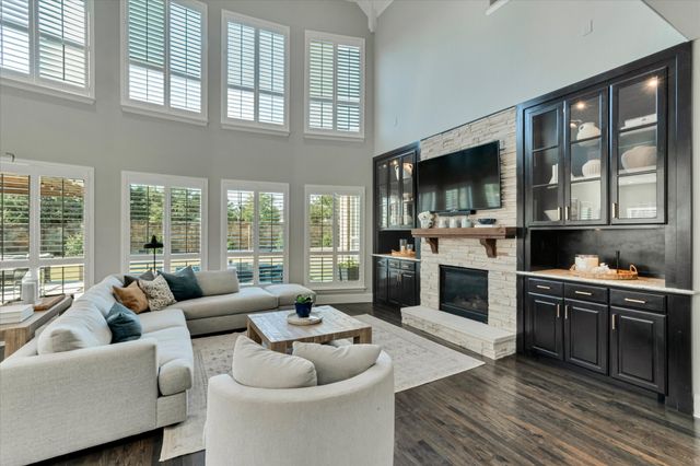 309 Saint Tropez Drive, Southlake, TX 76092