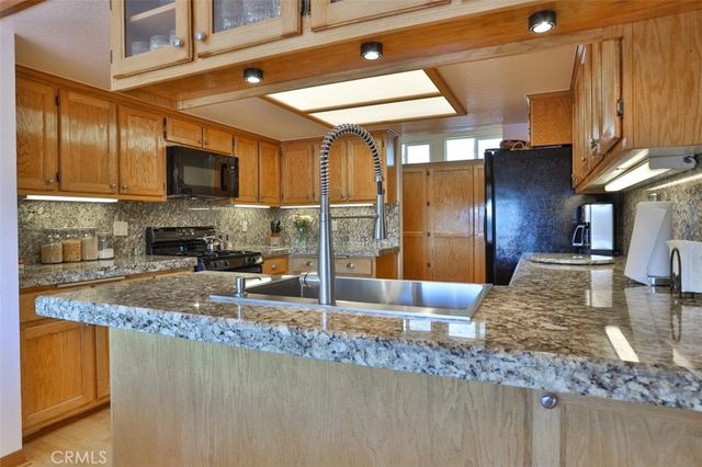 27720 St Bernard Lane, Lake Arrowhead, CA 92352