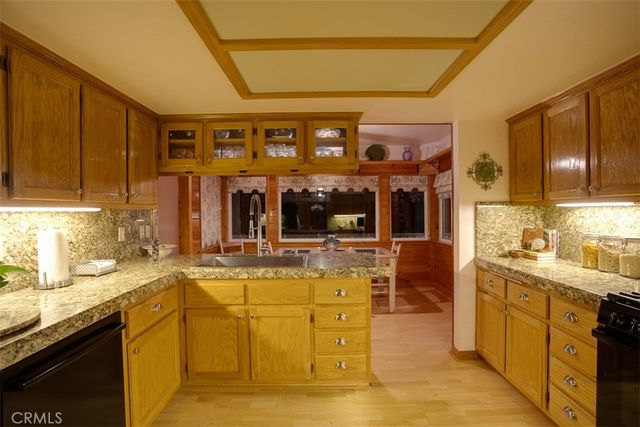 27720 St Bernard Lane, Lake Arrowhead, CA 92352