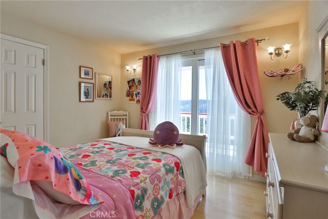 27720 St Bernard Lane, Lake Arrowhead, CA 92352